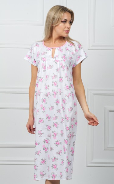 Ночная сорочка "Розовые цветы на ветках на снегу"